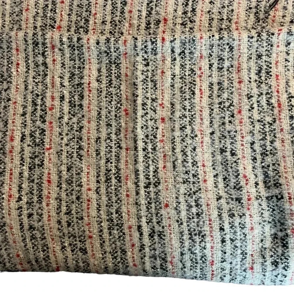 Madden Girl Woven Scarf Wrap About 22 x 71 Black White Red Fringed - Picture 4 of 7